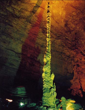 張家界國家森林公園、大峽谷、玻璃橋、鳳凰古城四日游